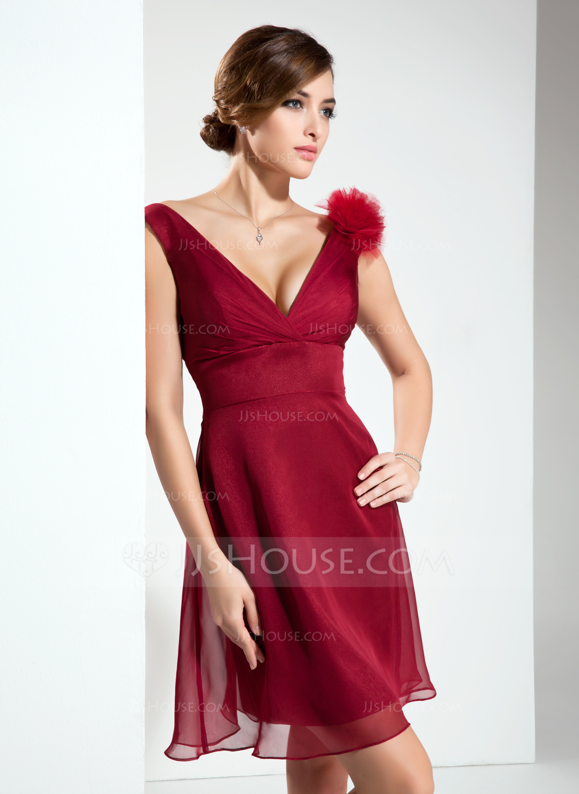 ALine/Princess Vneck Short/Mini Chiffon Bridesmaid Dress With Flower(s) (007004209) JJsHouse