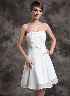A-Line/Princess Sweetheart Knee-Length Chiffon Wedding Dress With Beadwork Flower(s) (002024072)