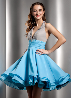 A-Line/Princess Halter Knee-Length Chiffon Homecoming Dress With Ruffle Beading (022020968)