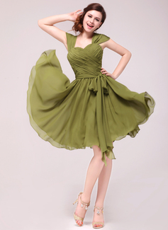A-Line/Princess Sweetheart Knee-Length Chiffon Homecoming Dress With Ruffle (022014004)