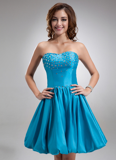 A-Line/Princess Sweetheart Knee-Length Taffeta Homecoming Dress With Beading (022020629)