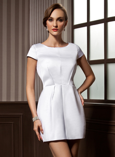 Sheath Scoop Neck Short/Mini Satin Cocktail Dress (016008261)