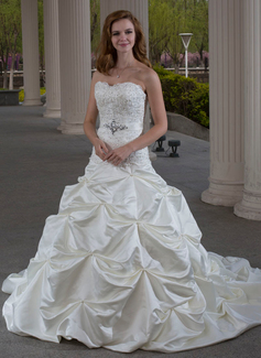 Ball-Gown Sweetheart Chapel Train Satin Wedding Dress With Ruffle Lace Beadwork (002000432)