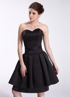 A-Line/Princess Sweetheart Knee-Length Satin Homecoming Dress (022026275)