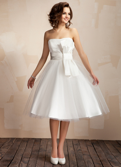 A-Line/Princess Sweetheart Knee-Length Satin Tulle Wedding Dress With Ruffle (002011726)