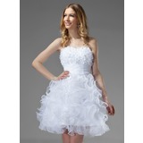 A-Line/Princess Sweetheart Knee-Length Organza Homecoming Dress With Ruffle Beading Flower(s) (022020751)