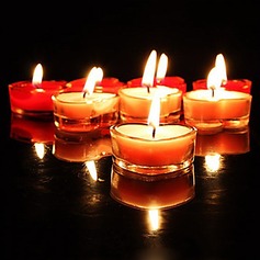 Red Heart Tealights (Set of 20)(096017637)