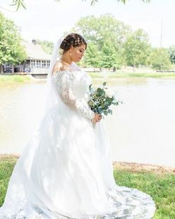 Duchesse-Linie/Princess Off-the-Schulter Sweep/Pinsel zug Satin Brautkleid mit Perlstickerei Pailletten (002171967)