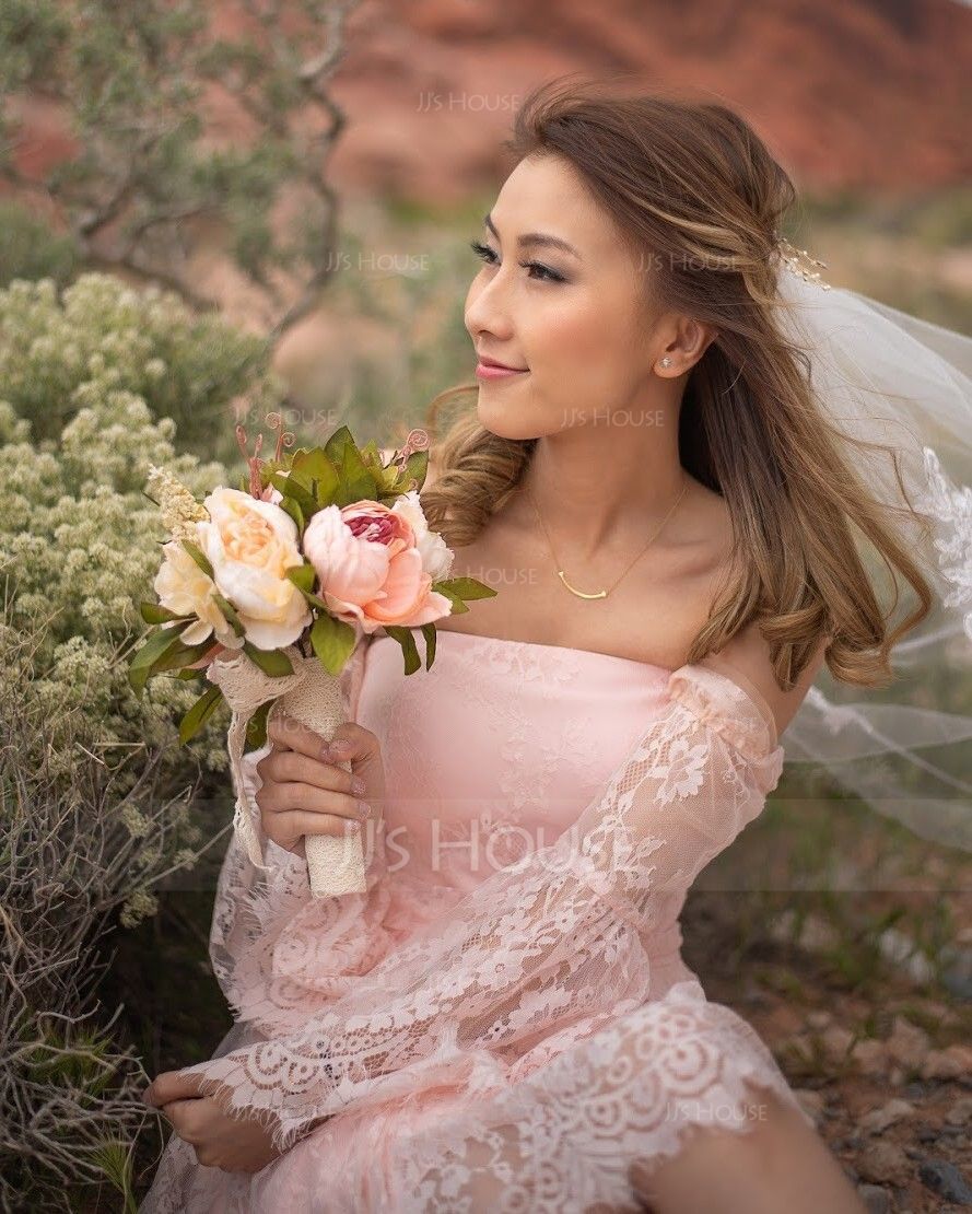 A-Line/Princess Off-the-Shoulder Short/Mini Lace Homecoming Dress (022124878)