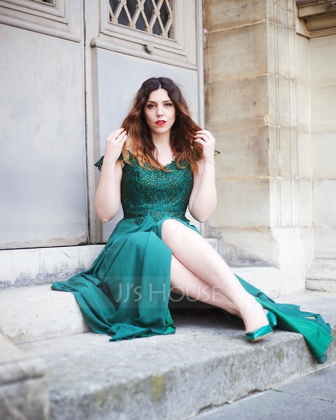 Coupe Évasée Hors-la-épaule Balayage/Pinceau train Mousseline Robe bal d'étudiant avec Paillettes Fendue devant (018186896)