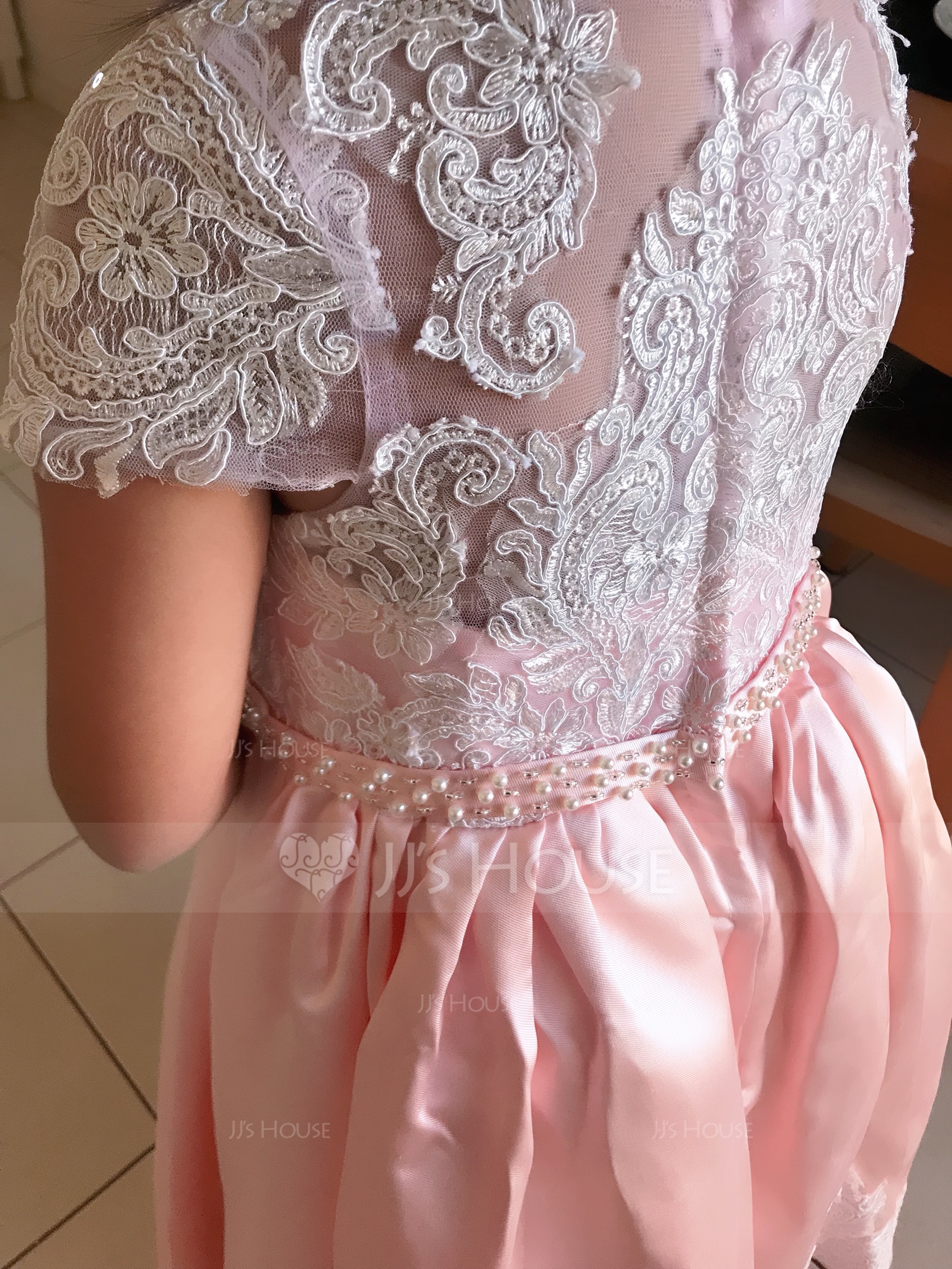 Duchesse-Linie Bodenlang Blumenmädchenkleid - Satin/Tüll/Spitze Kurze Ärmel U-Ausschnitt mit Perlstickerei (Unterkleid nicht im Lieferumfang enthalten) (010143260)