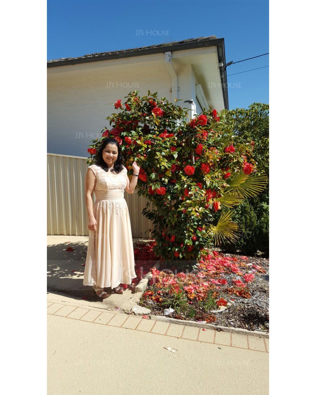 A-Line/Princess V-neck Floor-Length Chiffon Lace Mother of the Bride Dress (008062566)