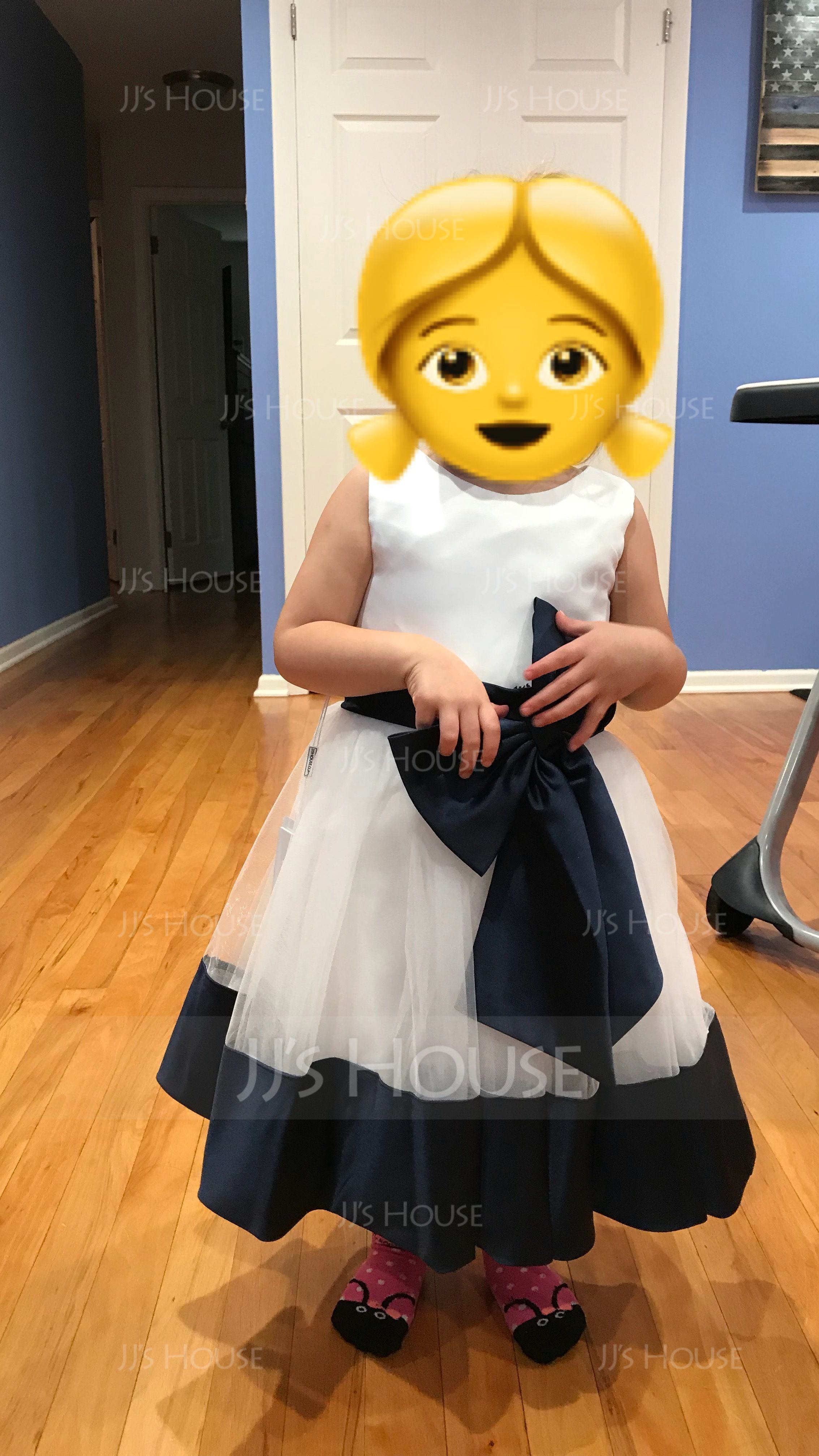 A-Line/Princess Knee-length Flower Girl Dress - Sleeveless Scoop Neck With Bow(s) (010108316)